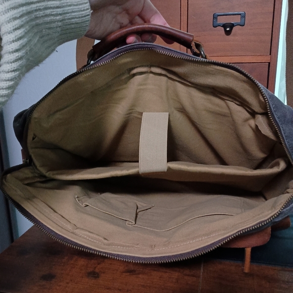 Newhey Messenger Bag_Unisex - Picture 6 of 7